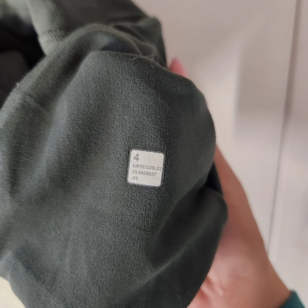 Lululemon Groove Super-High-Rise Flared Pant Size 4 Green.